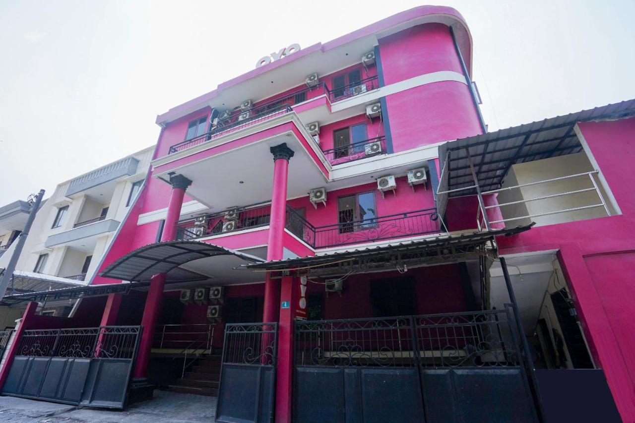 Collection O 1112 Comfitel Siwalankerto Aa4 Otel Surabaya Dış mekan fotoğraf