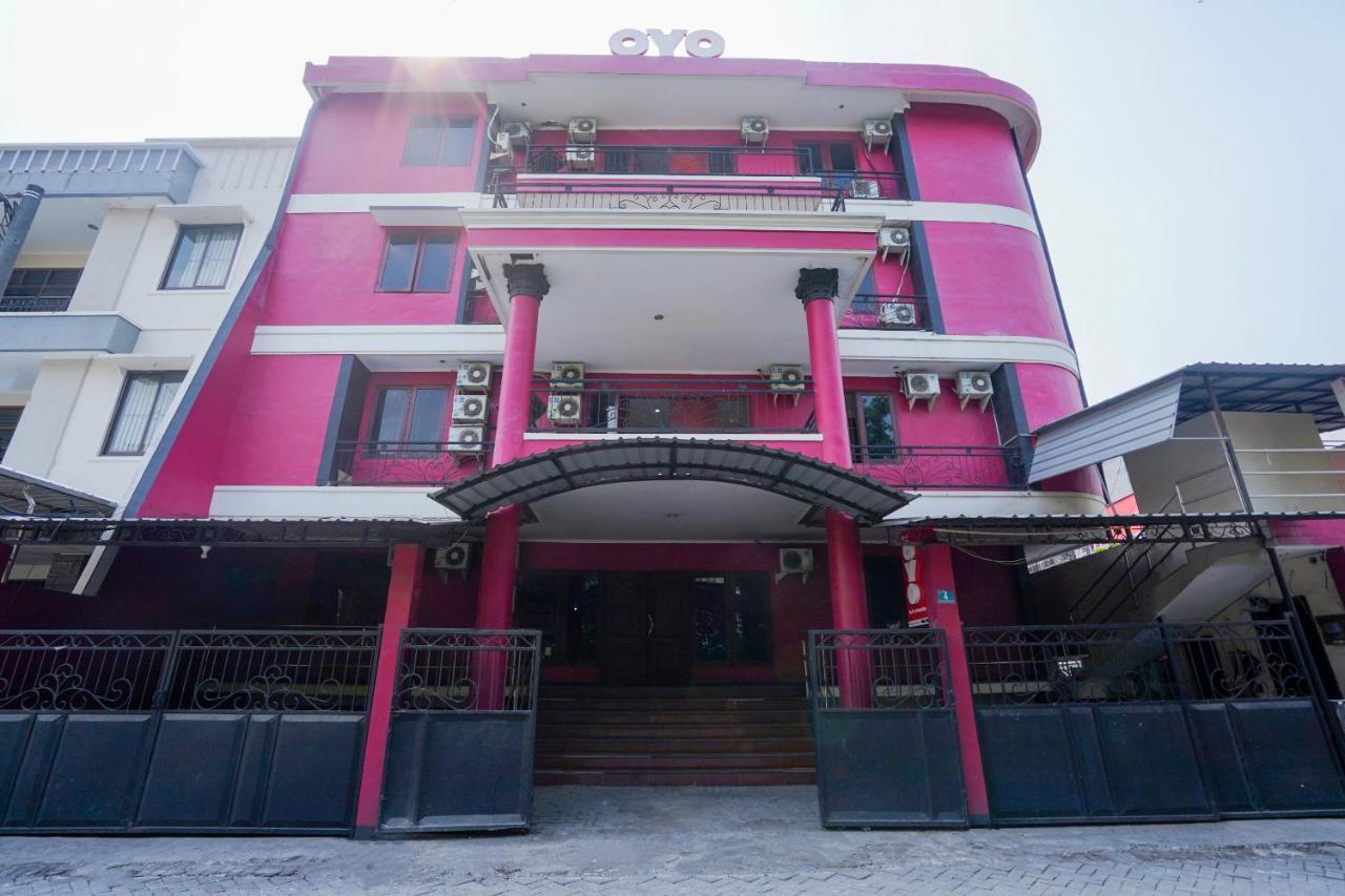 Collection O 1112 Comfitel Siwalankerto Aa4 Otel Surabaya Dış mekan fotoğraf