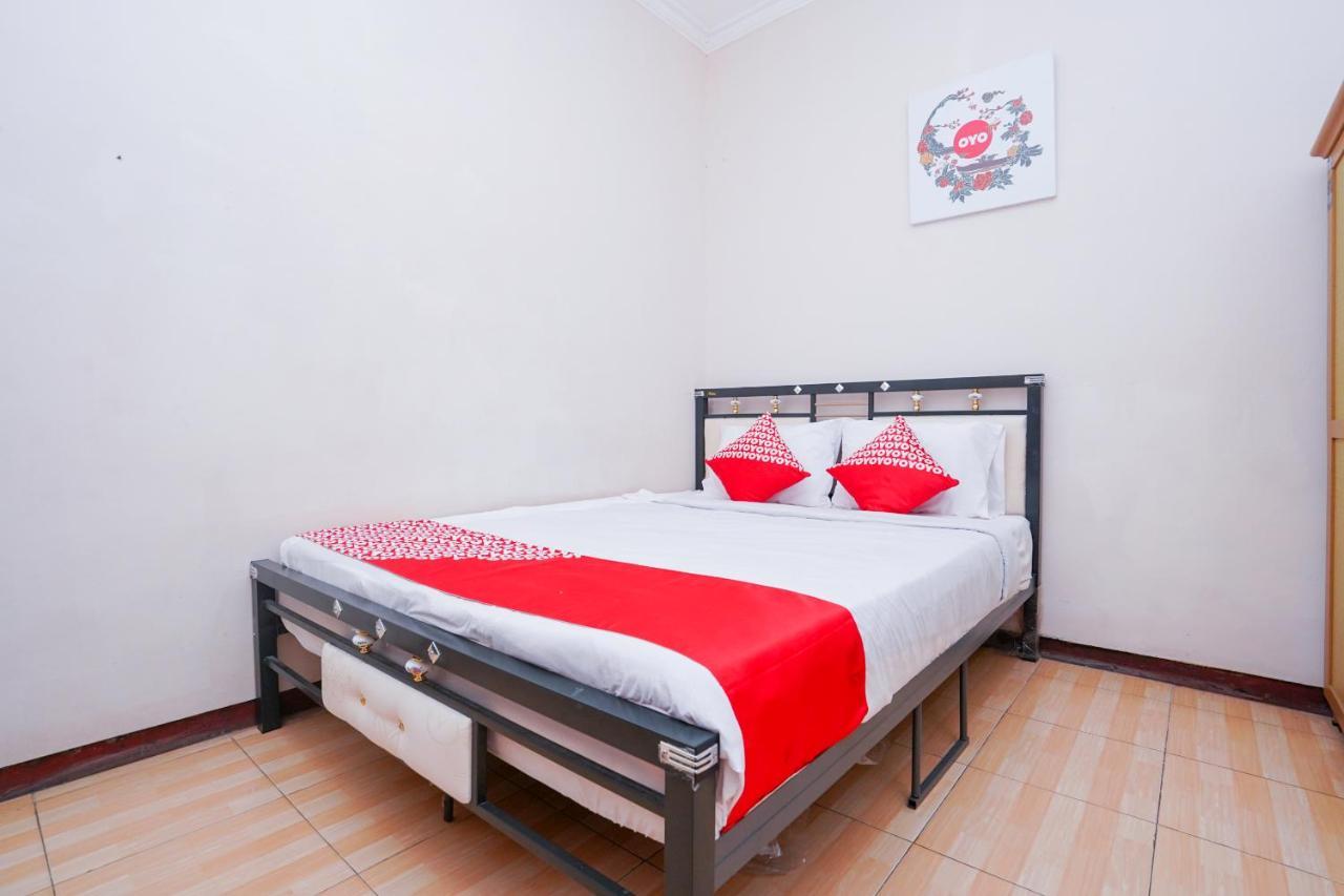 Collection O 1112 Comfitel Siwalankerto Aa4 Otel Surabaya Dış mekan fotoğraf