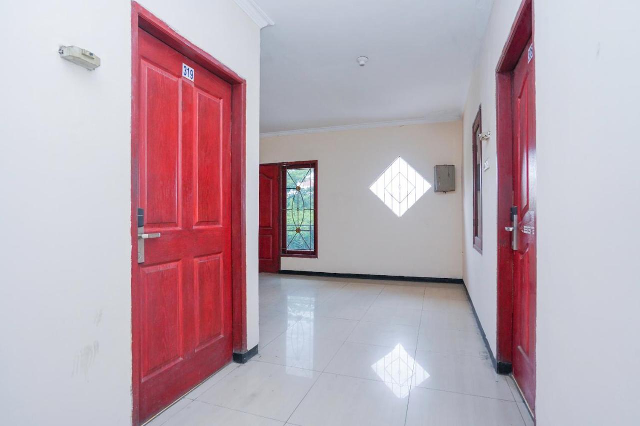 Collection O 1112 Comfitel Siwalankerto Aa4 Otel Surabaya Dış mekan fotoğraf