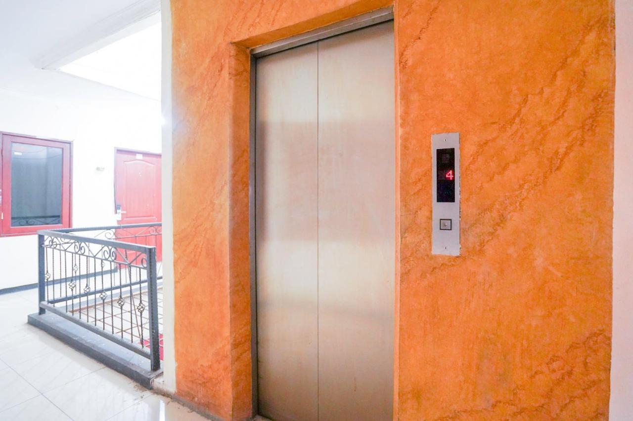 Collection O 1112 Comfitel Siwalankerto Aa4 Otel Surabaya Dış mekan fotoğraf