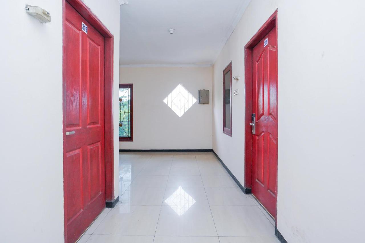 Collection O 1112 Comfitel Siwalankerto Aa4 Otel Surabaya Dış mekan fotoğraf