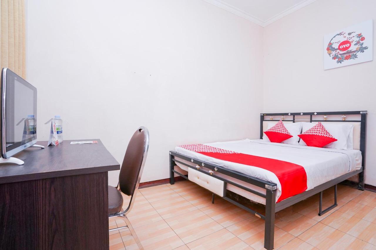 Collection O 1112 Comfitel Siwalankerto Aa4 Otel Surabaya Dış mekan fotoğraf